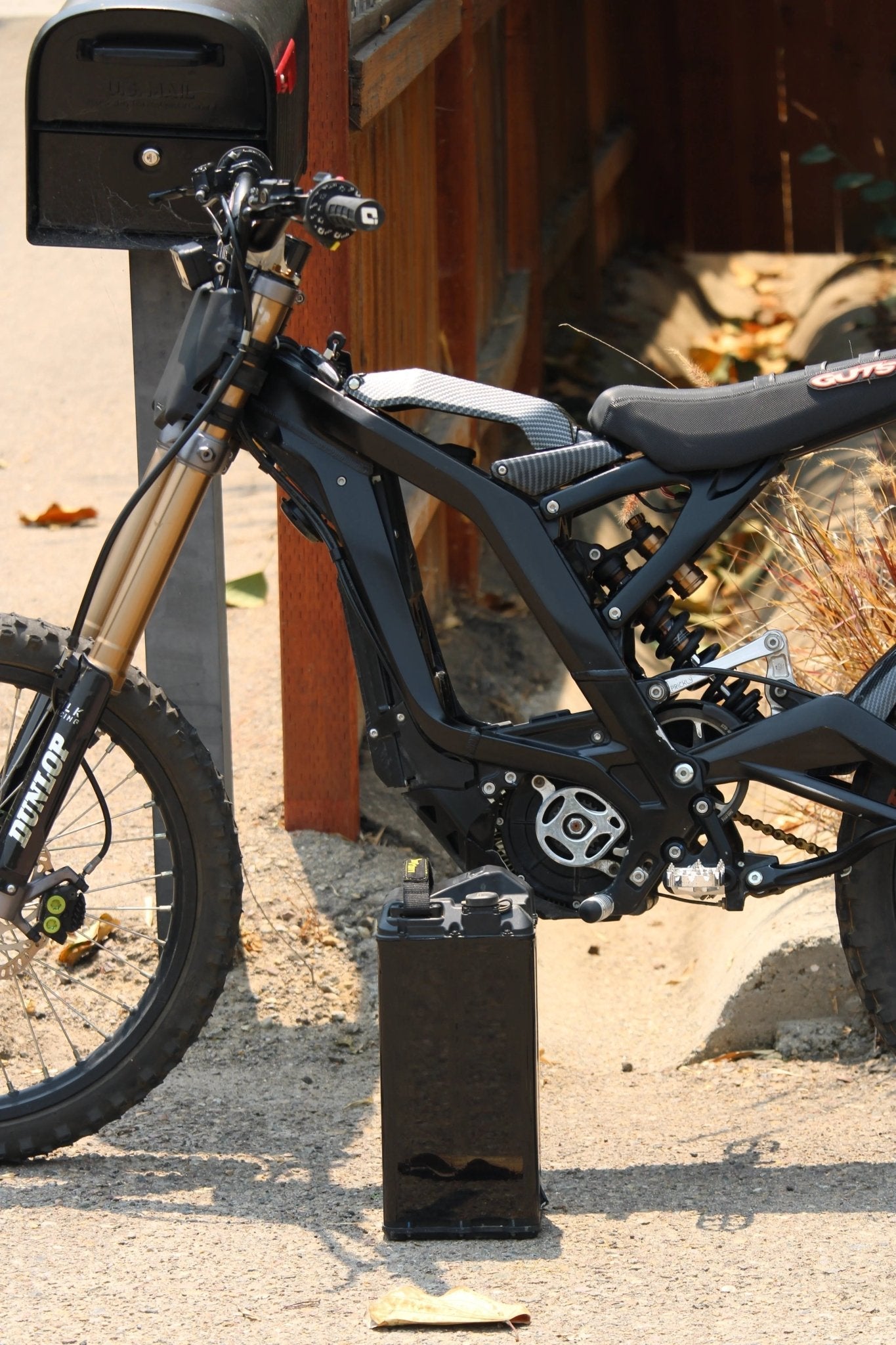 E - Bike "invisible" Vantablack Battery Wrap