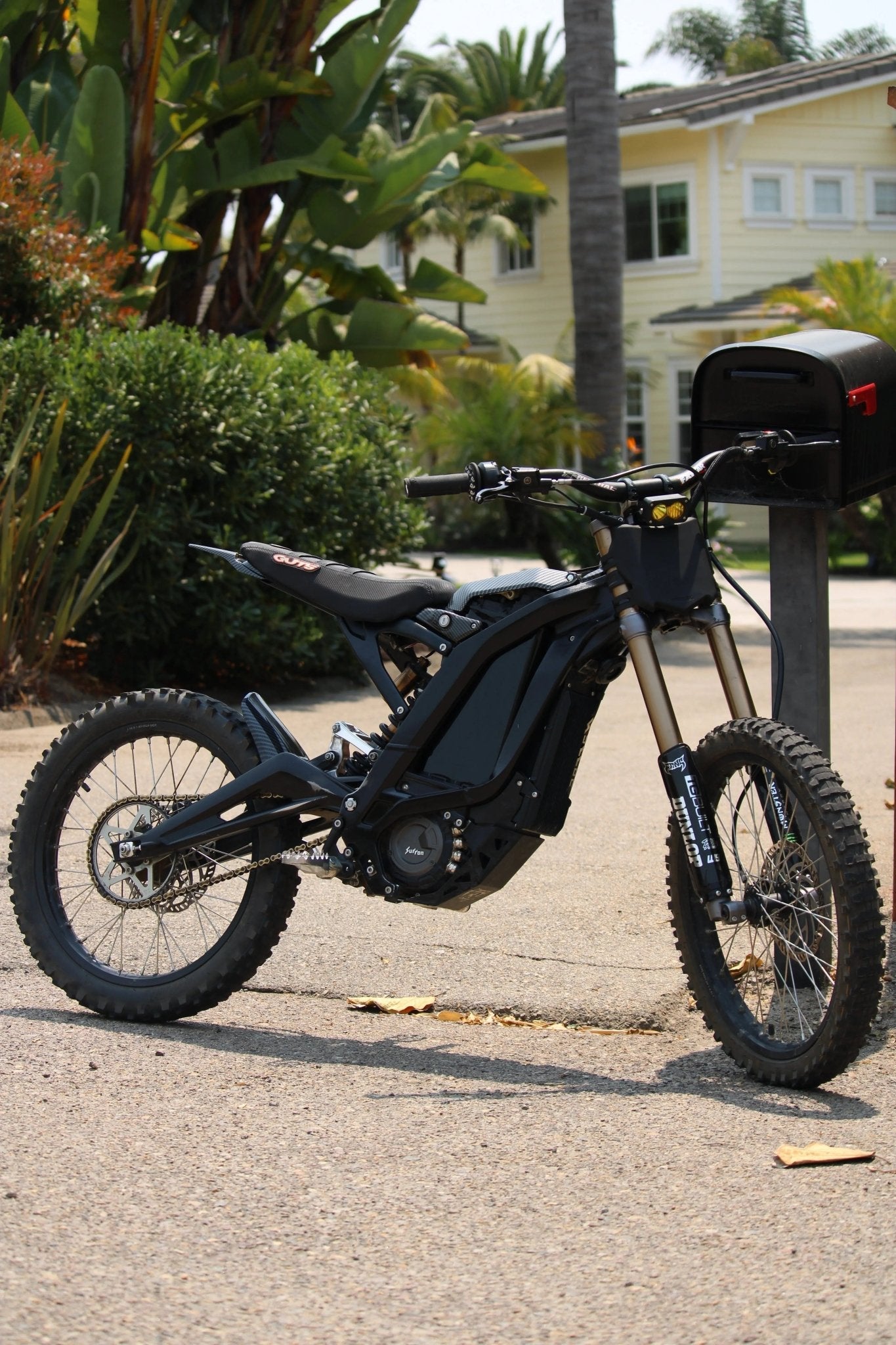 E - Bike "invisible" Vantablack Battery Wrap