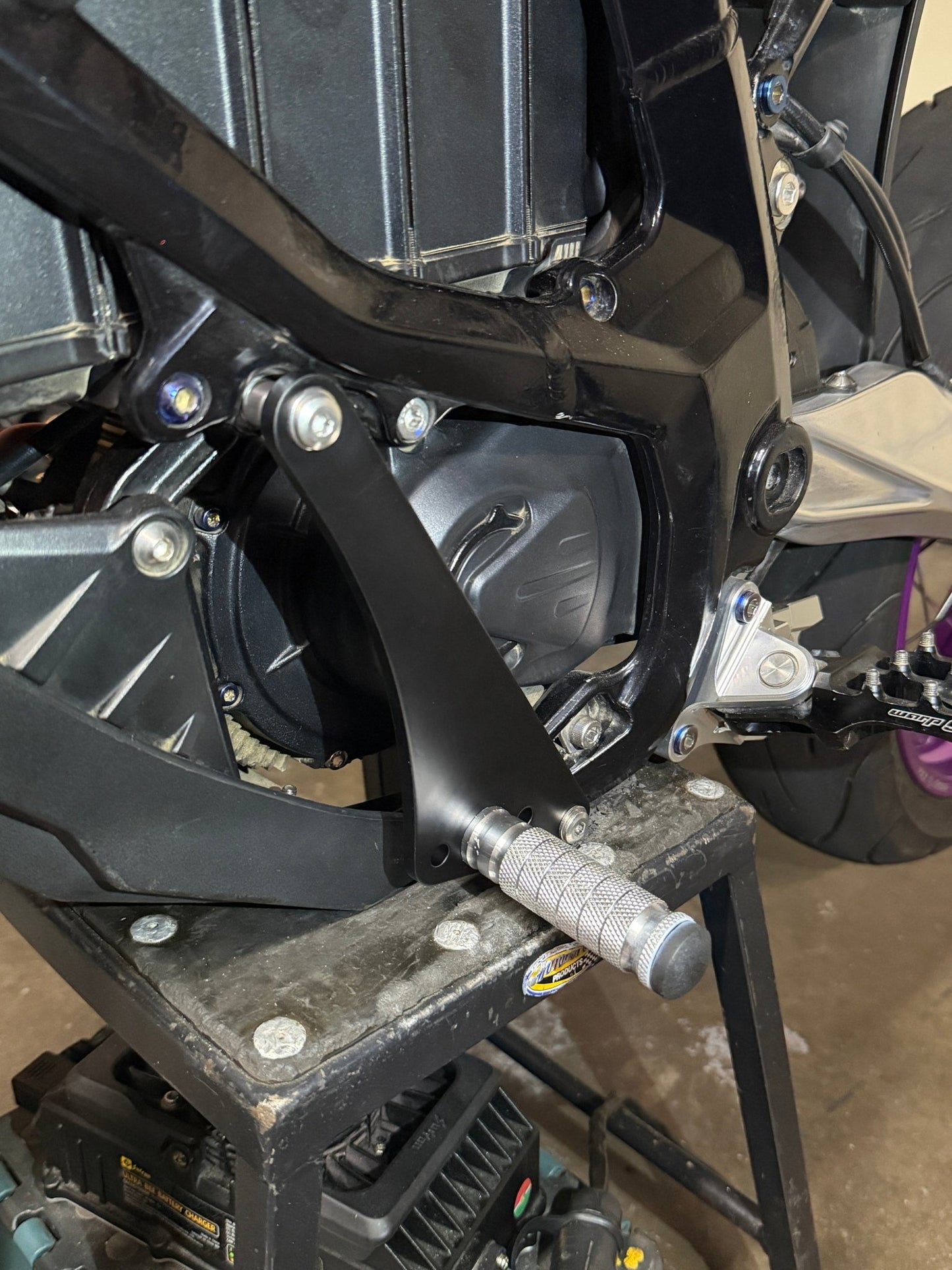 EMoto Worx Surron Ultra Bee Shift Lock