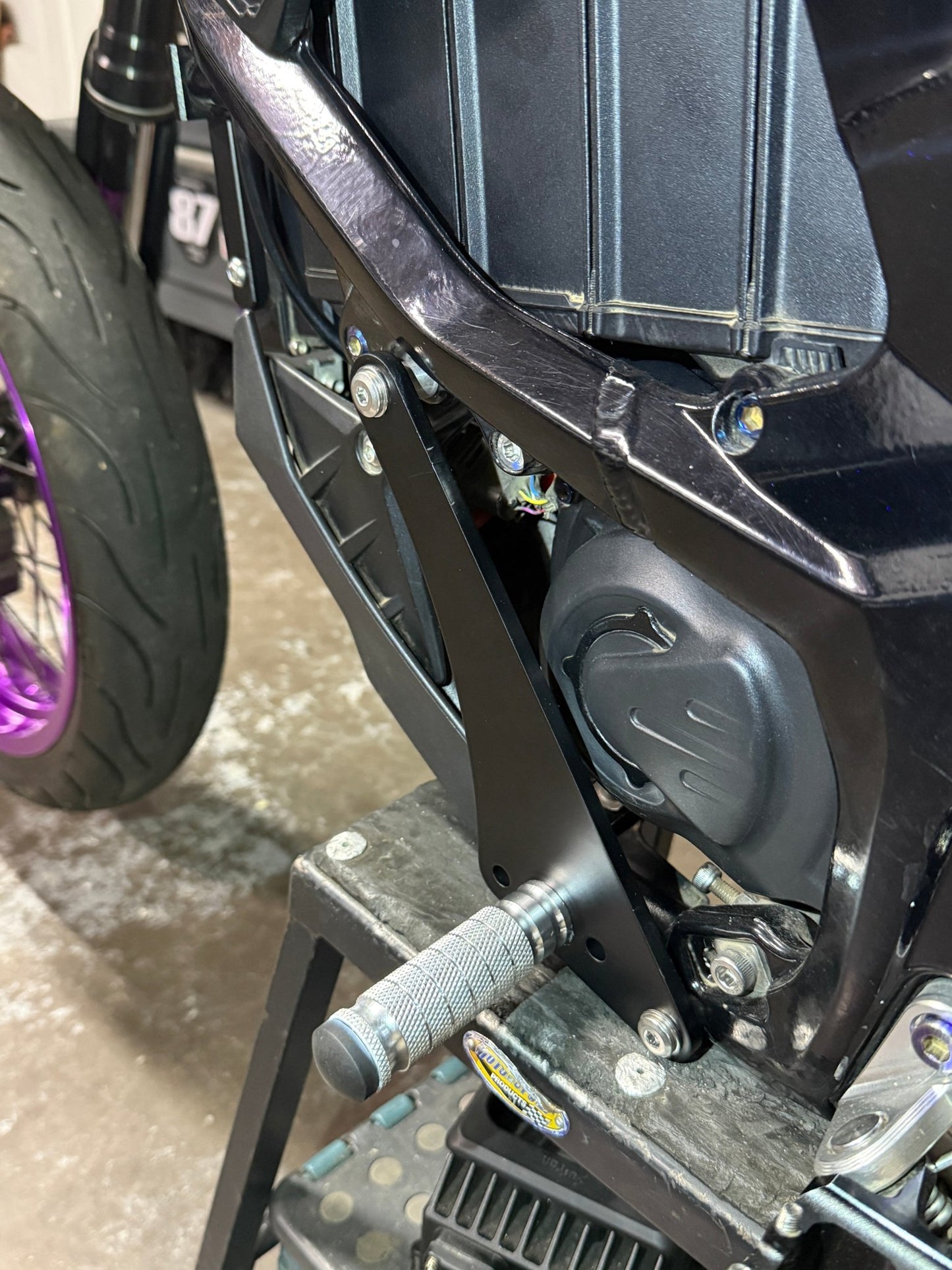 EMoto Worx Surron Ultra Bee Shift Lock