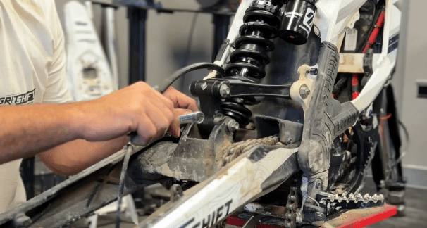 Heavy Hitter Ultra Bee Racing Linkage view 3
