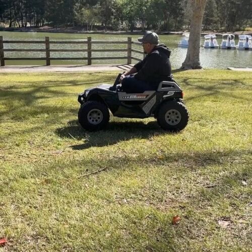 24V Clash Ride-On Giant Buggy Razor Big UTV Rubber Twin Seat ATV Can-Am Off-Road Vehicle