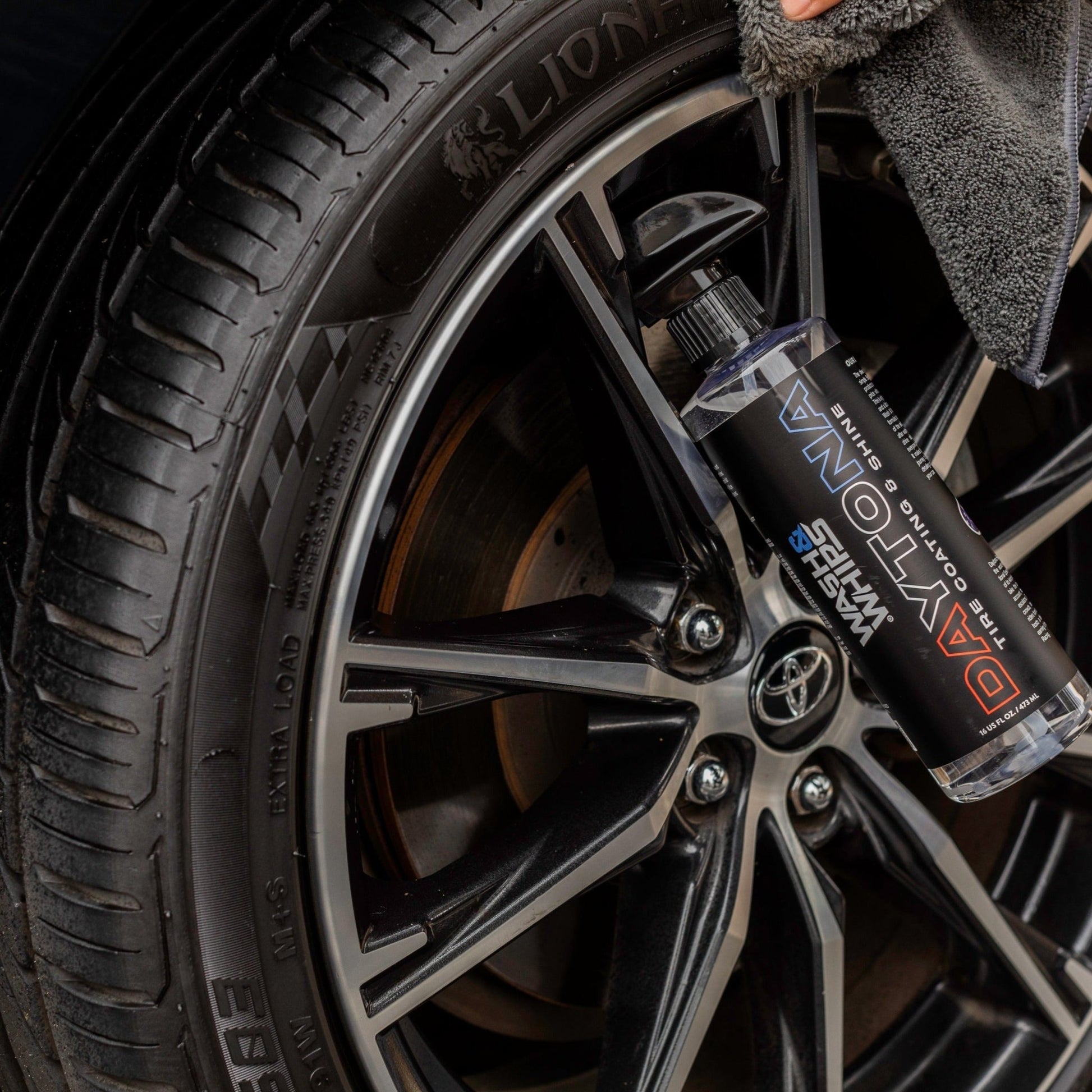 WASH&WHIPS 3 - Step Car Care System